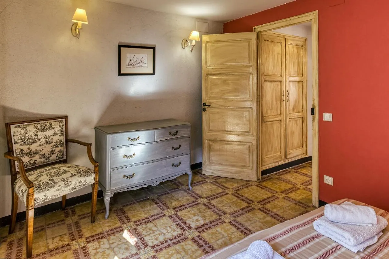 Casa Vermella Orriols 0*,  Spain