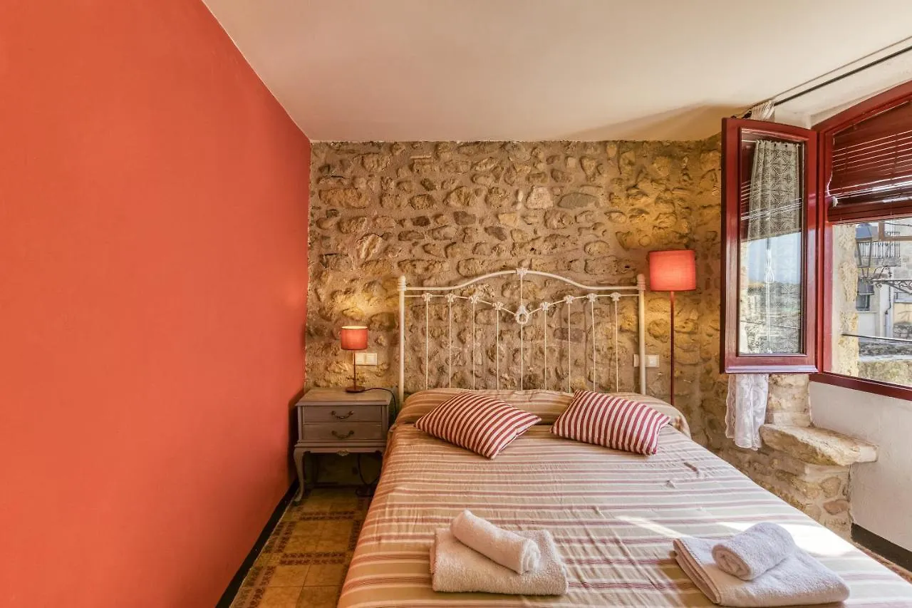 Casa Vermella Orriols