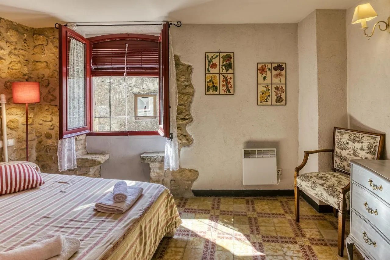 Casa Vermella Orriols